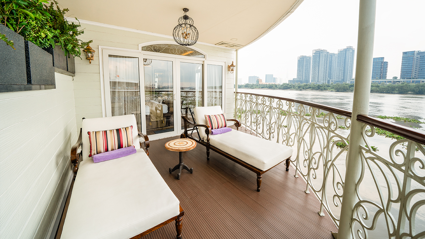 Private veranda with spacious relaxing area